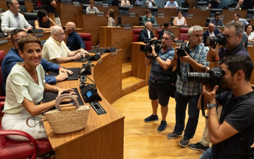 Maria Txibite, abenduaren 17an, Iruñean, inbestidura saioan. Bigarren inbestidurarako bide luzea