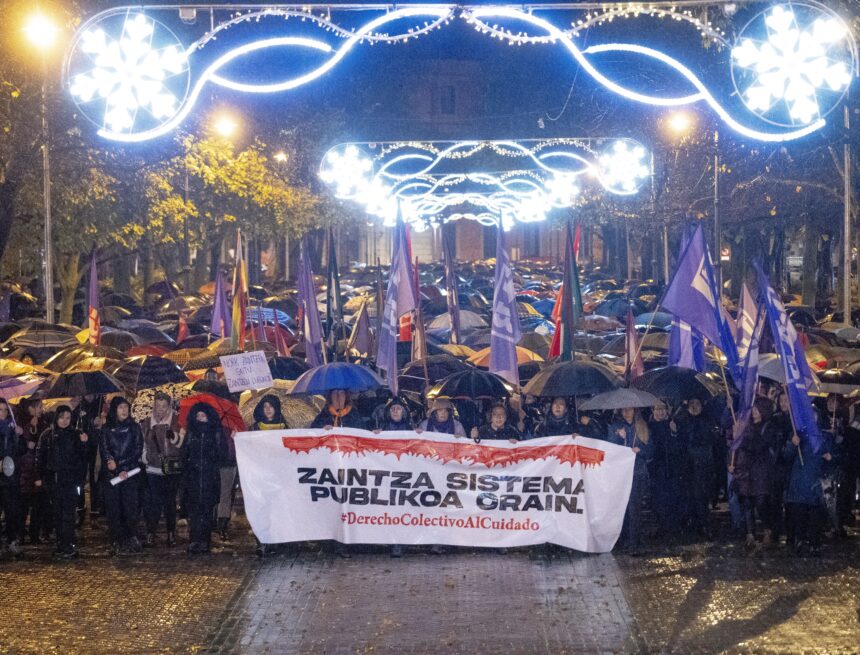 Zaintza lanak erdigunean jartzeko egindako grebaren urtea Zaintza lanak erdigunean jartzeko egindako grebaren urtea