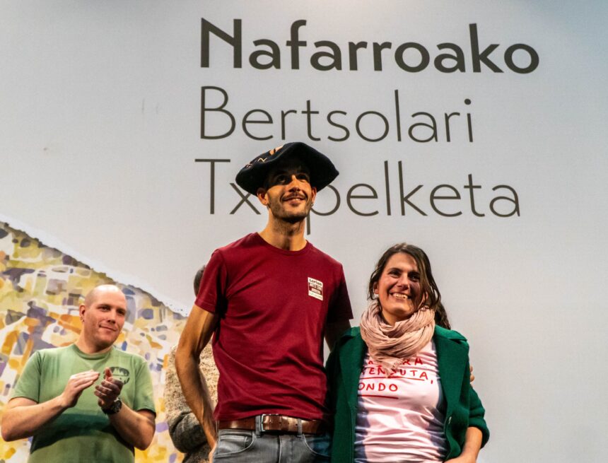 Txapel bat, bi jaialdi berri eta urteurren bat Txapel bat, bi jaialdi berri eta urteurren bat