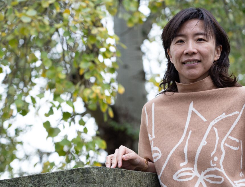 «Batzuek Monica erraten didate, bertze batzuek Hui Chi; biak ditut propio» «Batzuek Monica erraten didate, bertze batzuek Hui Chi; biak ditut propio»
