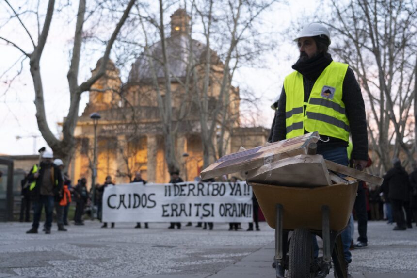 Aldaketa bai, baina eskaerak ere bai