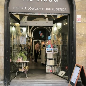 Liburuak apalategian hil ez daitezen